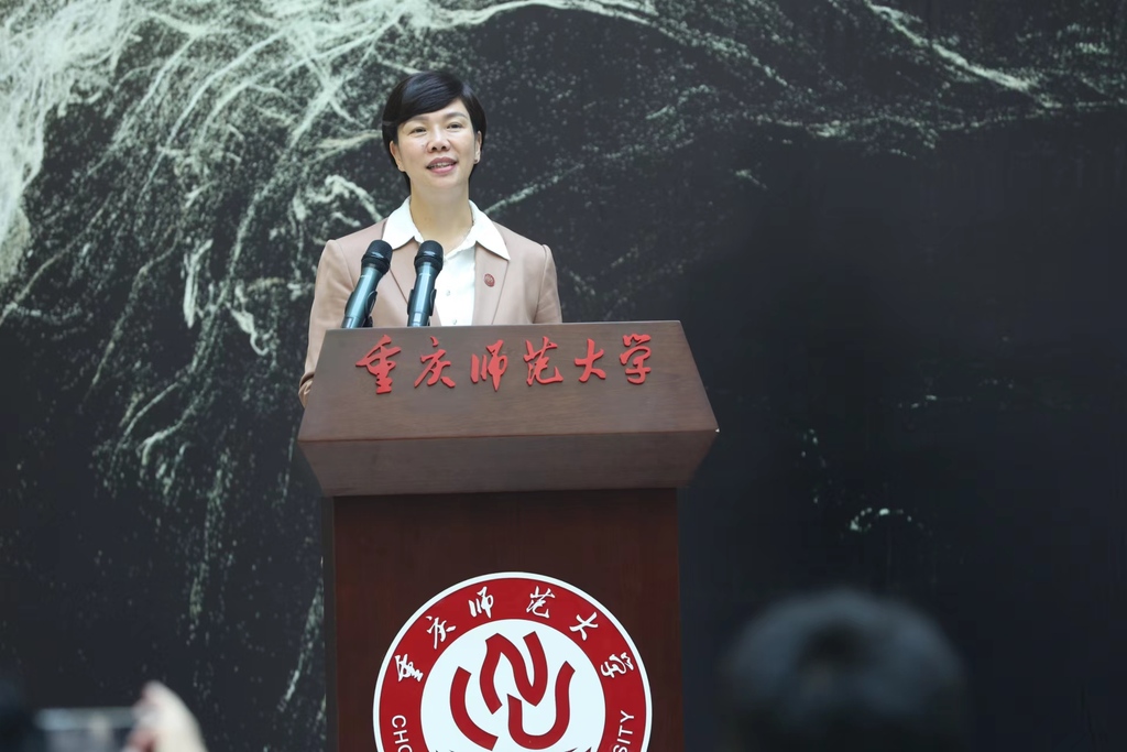 437必赢会员中心党委书记张艳讲话并宣布展览开幕。受访者供图 华龙网发